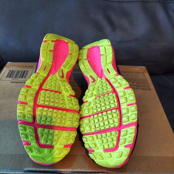 Womens Nike Revolution 2 sneakers Navy Pink Yellow Laces size 8 - Picture 9 of 9